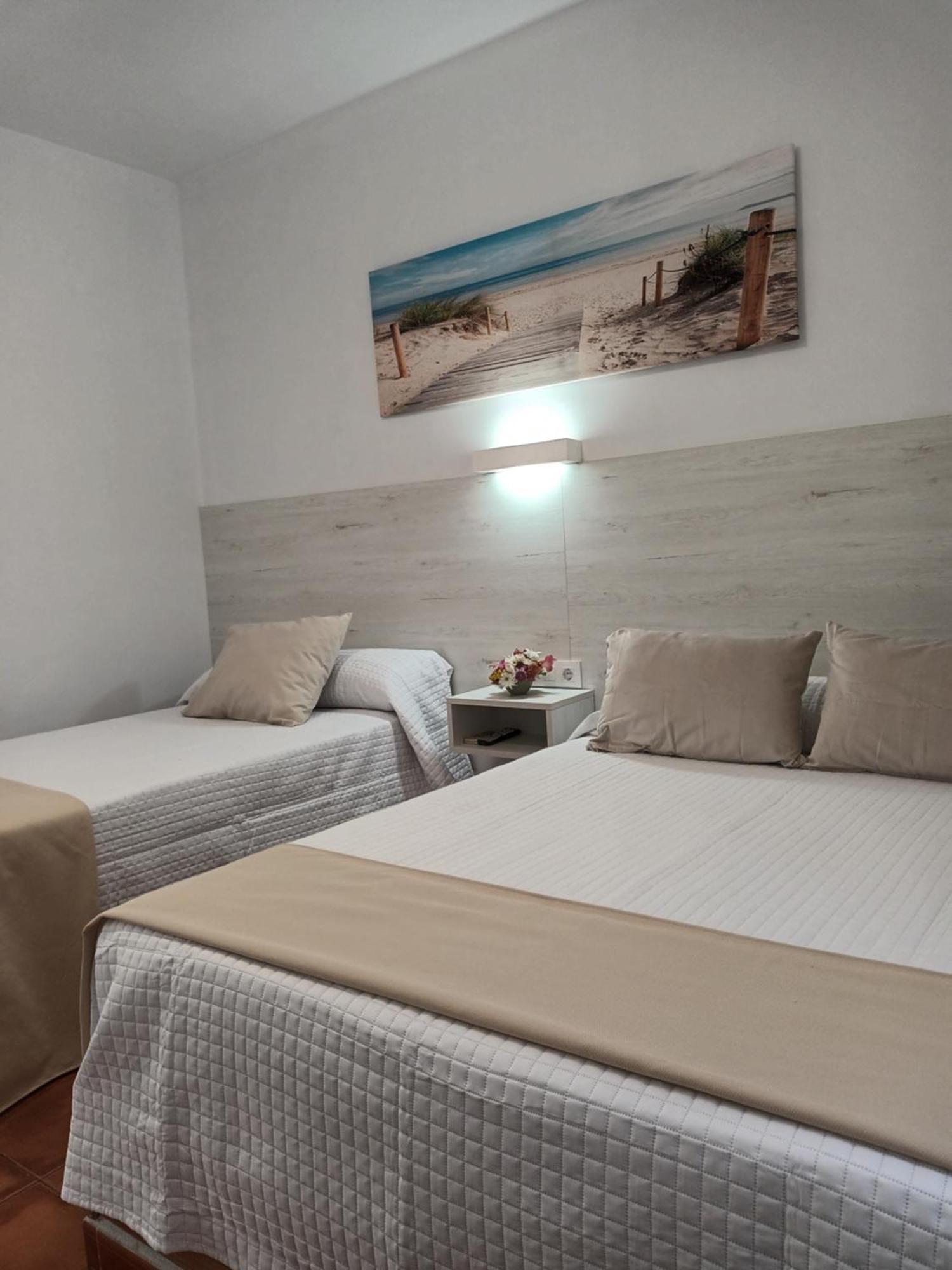 Hostal Los Mellizos Conil De La Frontera Exterior foto